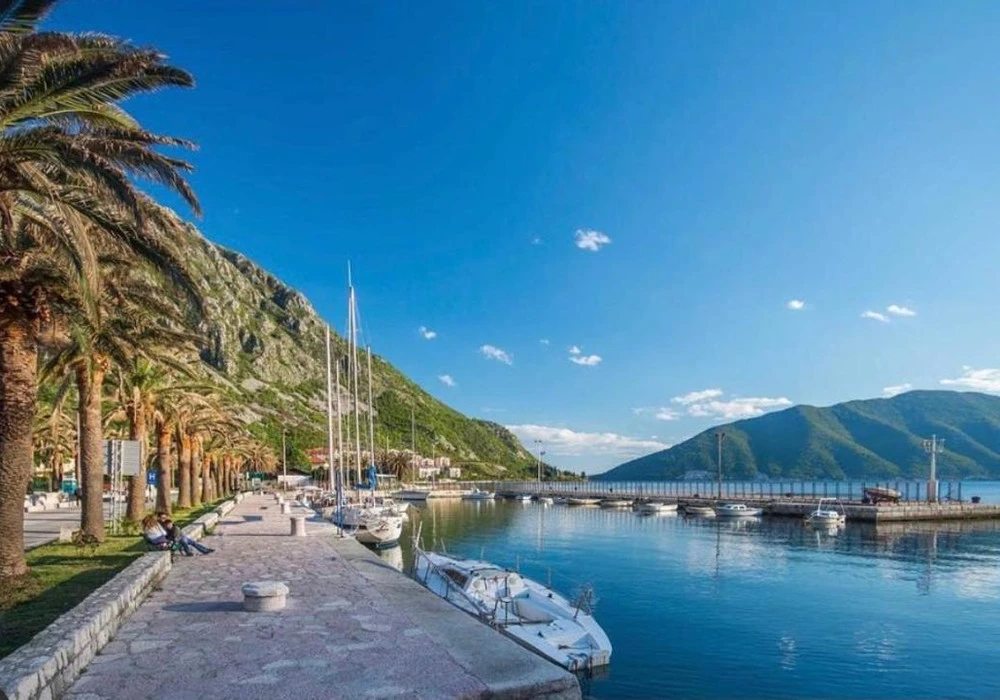 Apartments for sale 80 m². Kotor. 