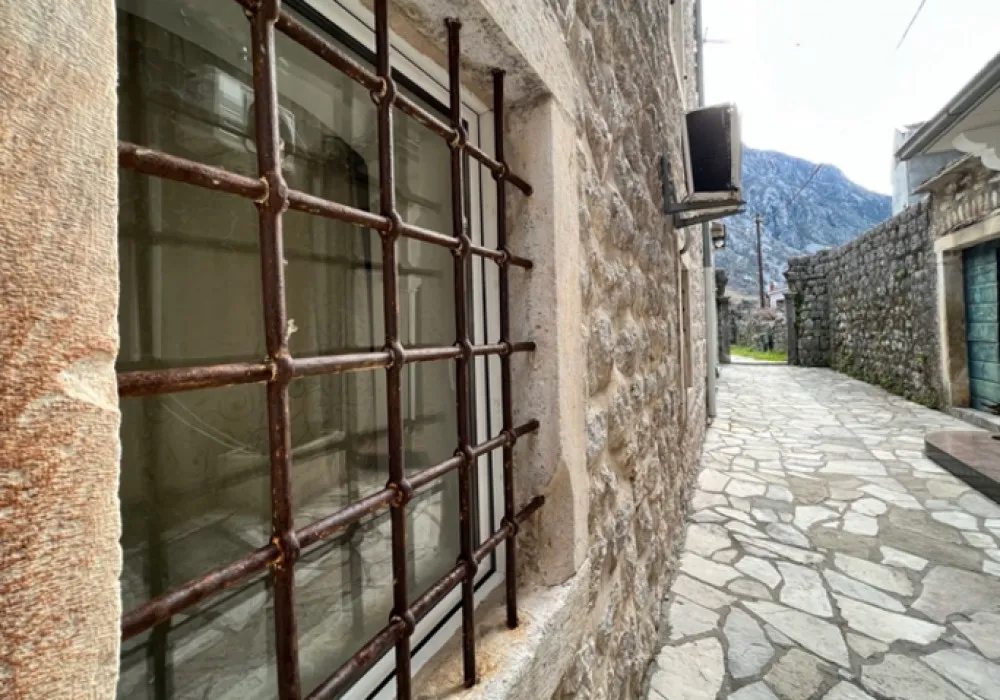 Apartments for sale 80 m². Kotor. 