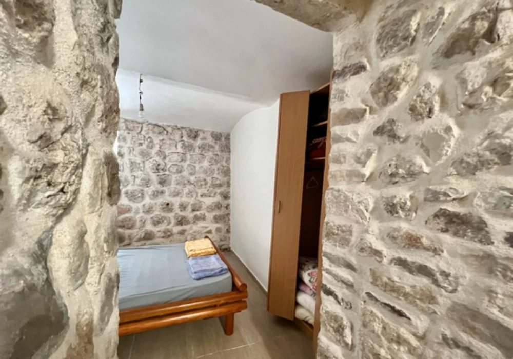 Apartments for sale 80 m². Kotor. 