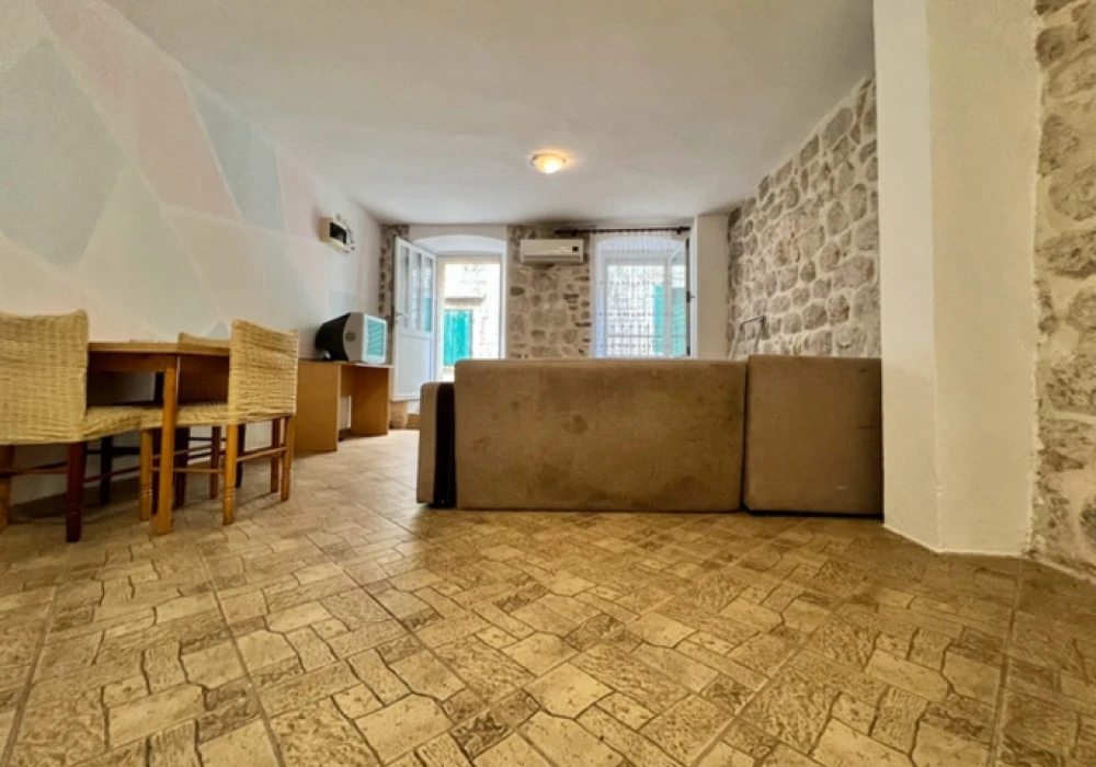 Apartments for sale 80 m². Kotor. 