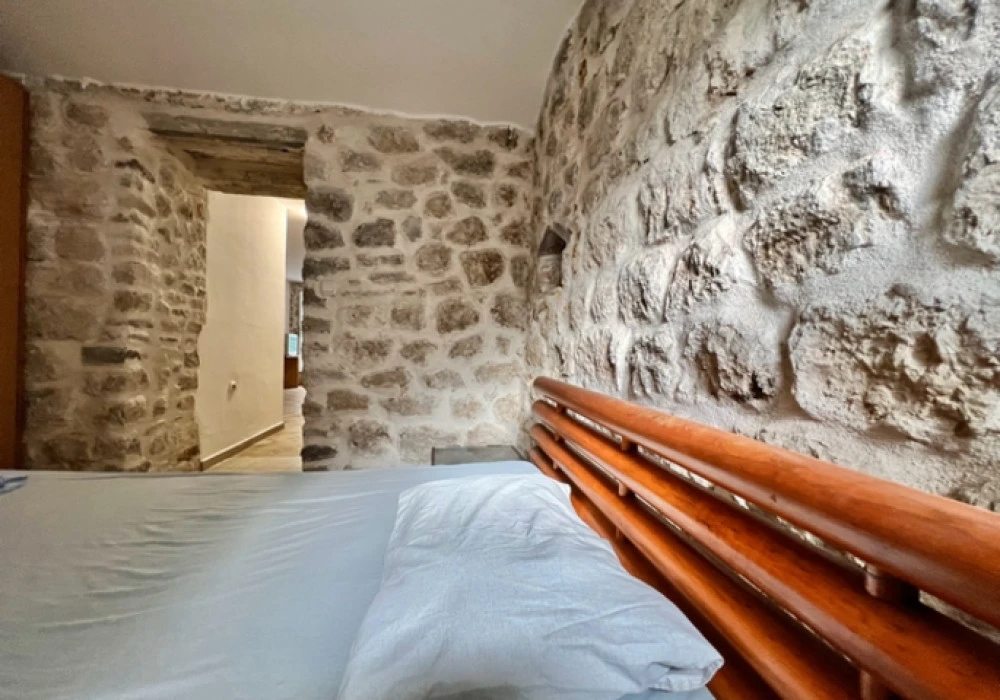 Apartments for sale 80 m². Kotor. 