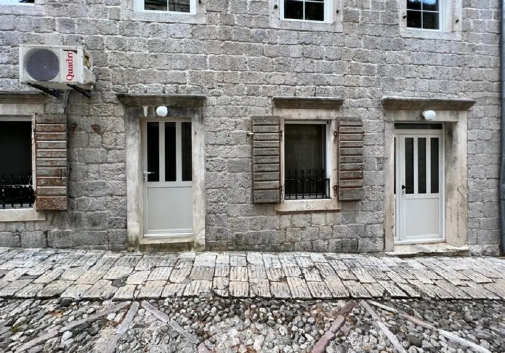 Apartments for sale 80 m². Kotor. 