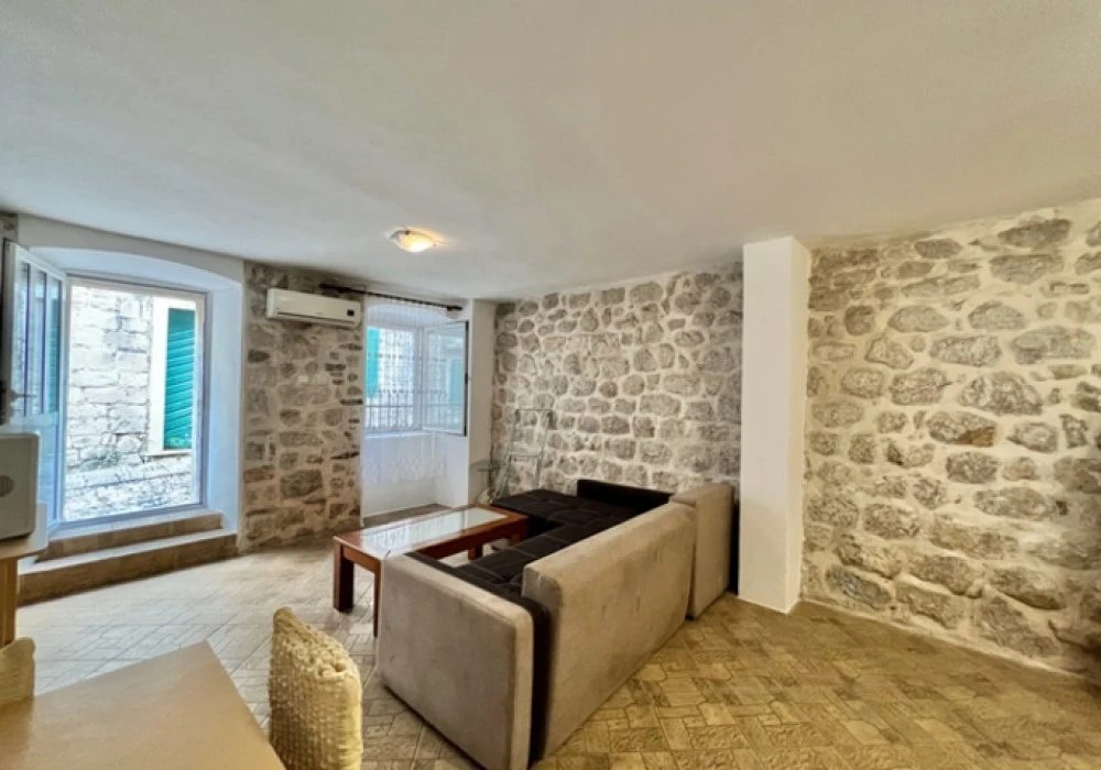 Apartments for sale 80 m². Kotor. 