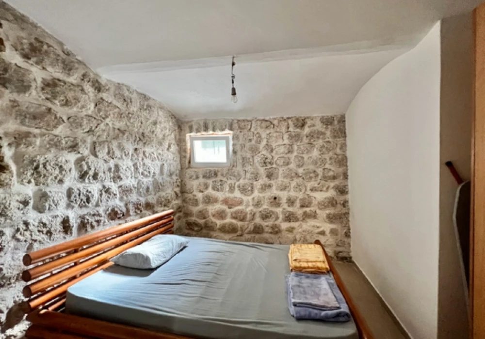 Apartments for sale 80 m². Kotor. 