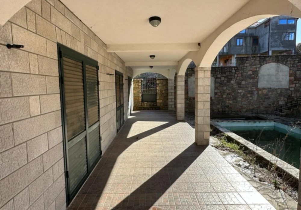 Kuća na prodaju 2 собе, 190 m². Tivat. 