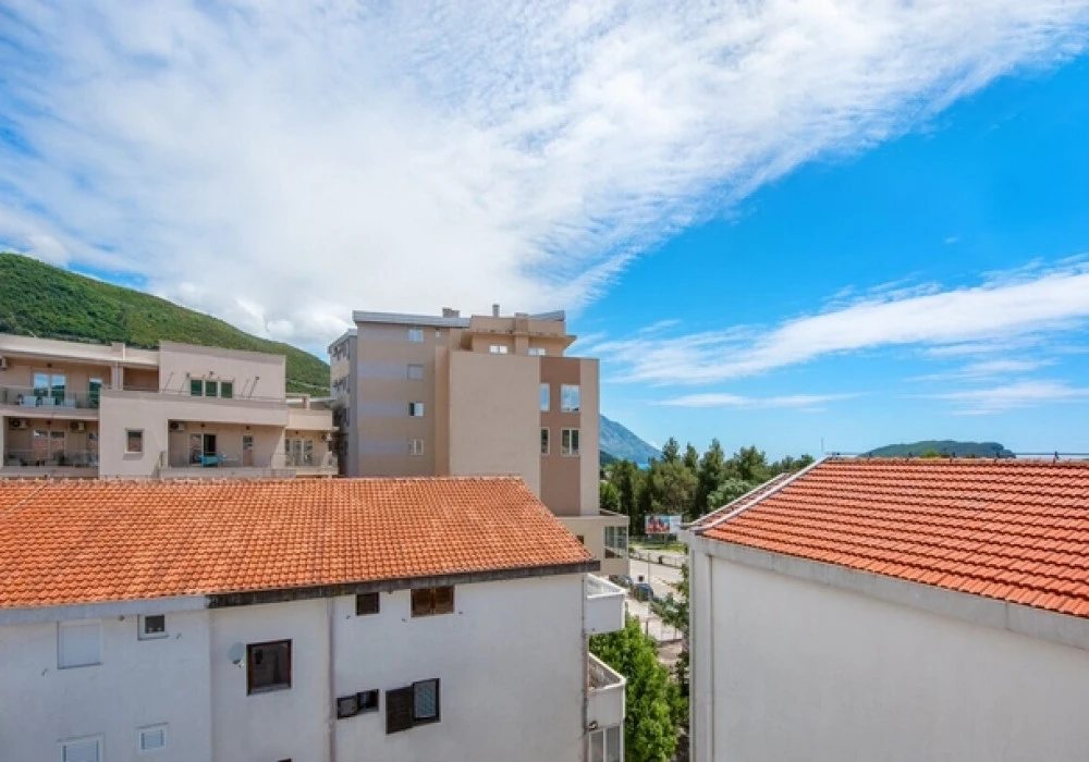 Apartments for sale 2 rooms, 76 m². Budva. 