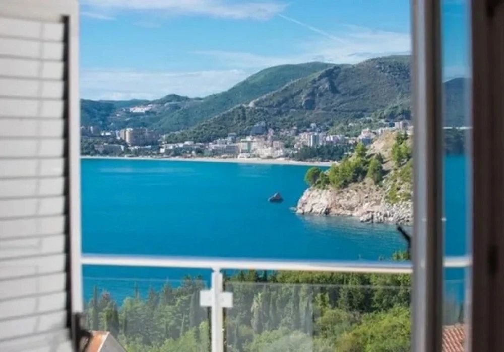 Apartments for sale 2 rooms, 69 m². Budva. 