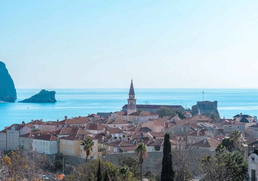 Stan na prodaju 3 собе, 189 m². Budva. 