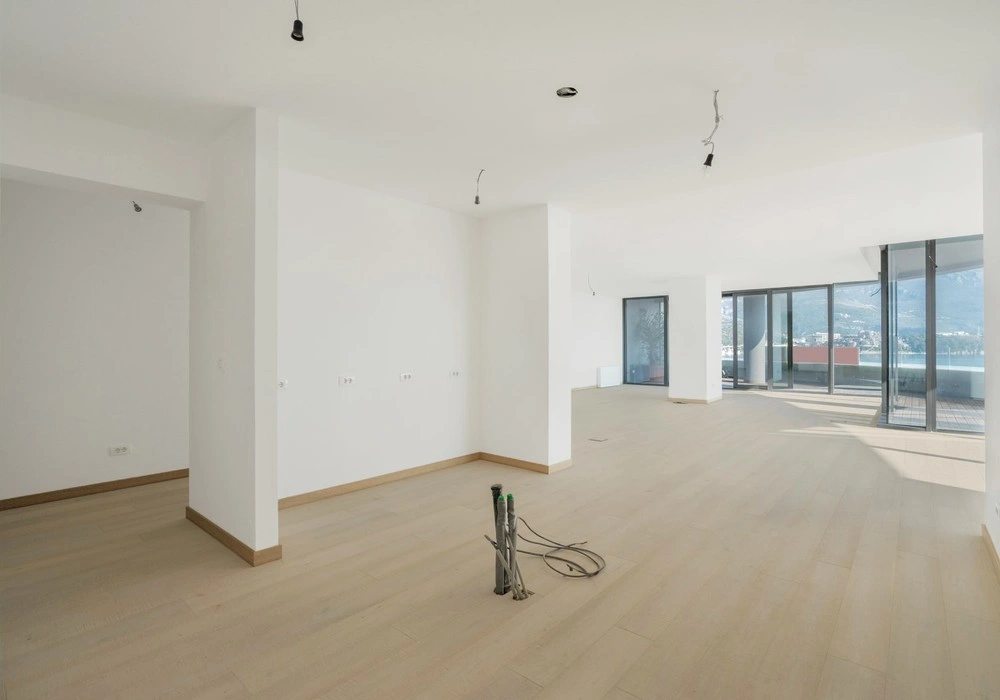 Stan na prodaju 3 собе, 189 m². Budva. 