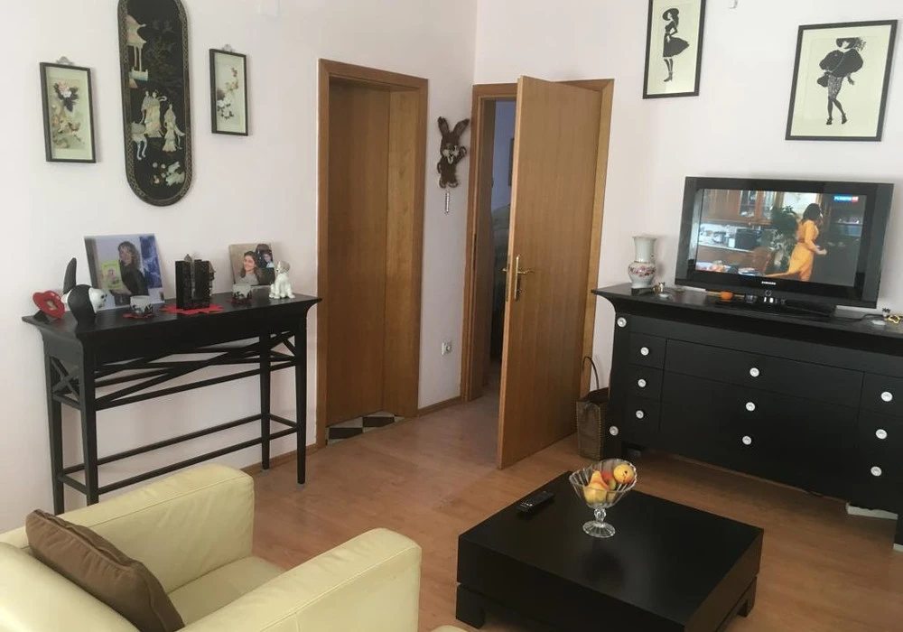 Apartments for sale 80 m². Kotor. 