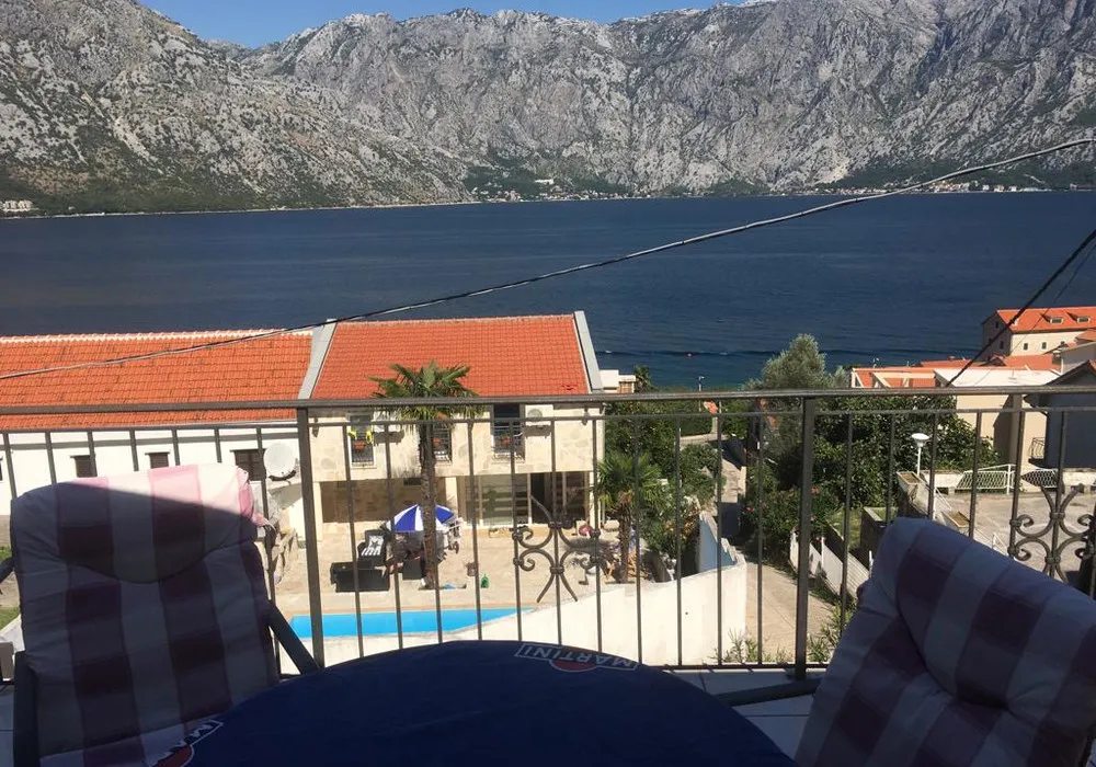 Apartments for sale 80 m². Kotor. 