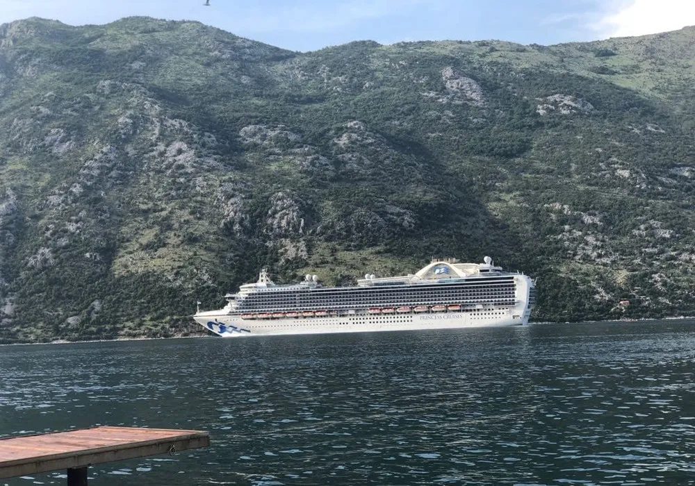 Kuća na prodaju 7 соба, 390 m². Kotor. 