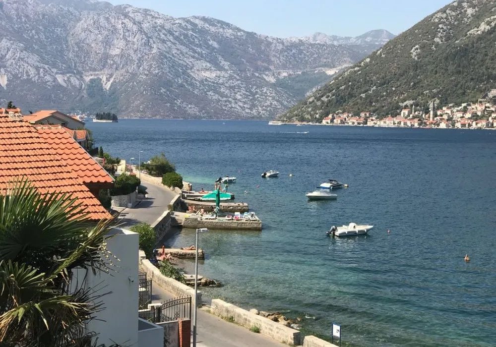 Kuća na prodaju 7 соба, 390 m². Kotor. 