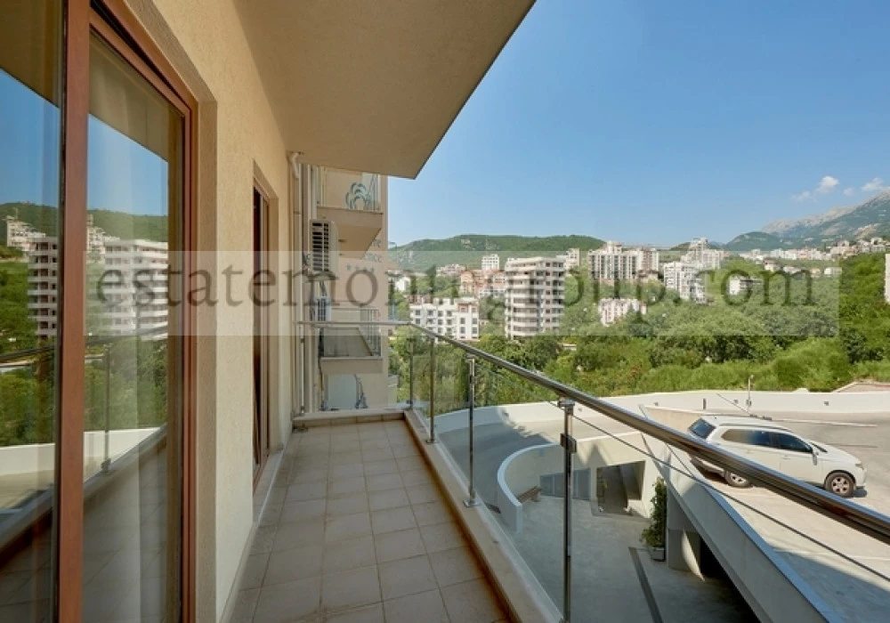 Apartments for sale 2 rooms, 96 m². Becici. 