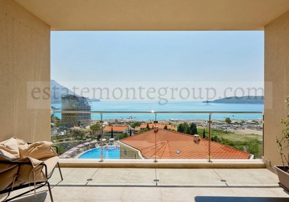 Apartments for sale 2 rooms, 96 m². Becici. 