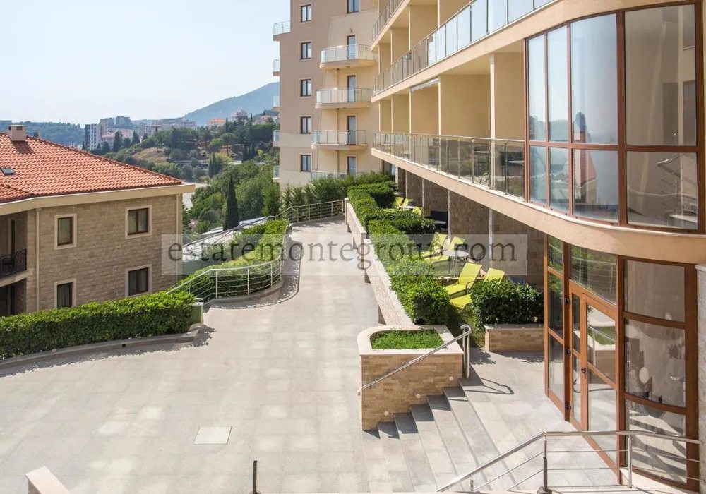 Apartments for sale 2 rooms, 96 m². Becici. 