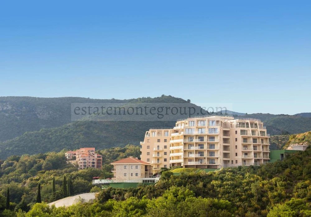 Apartments for sale 2 rooms, 96 m². Becici. 