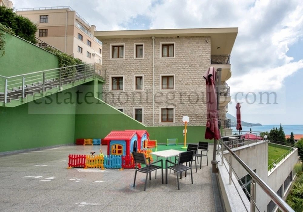 Apartments for sale 2 rooms, 96 m². Becici. 