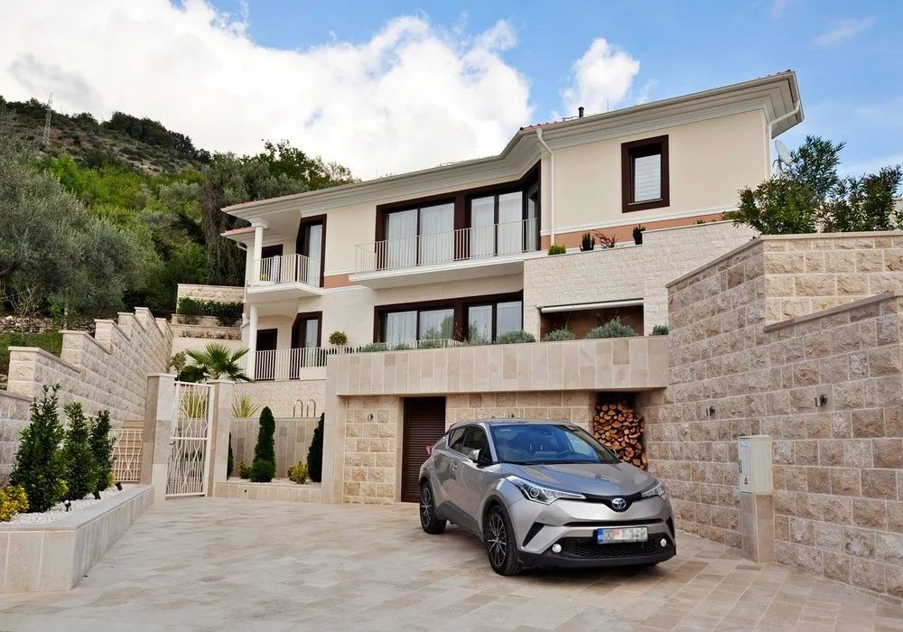 House for sale. Tivat. 