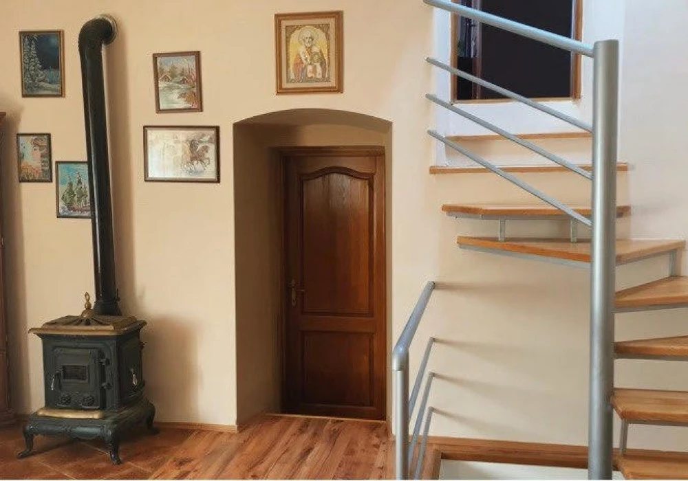 House for sale 3 rooms, 300 m². Podgorica. 