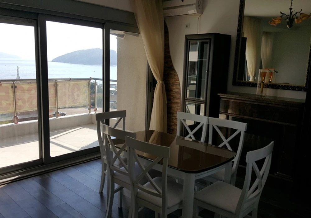 Apartments for sale 3 rooms, 96 m². Budva. 