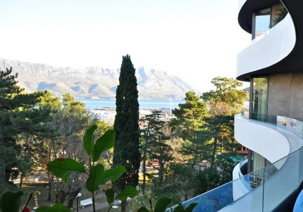 Apartments for sale 2 rooms, 90 m². Budva. 