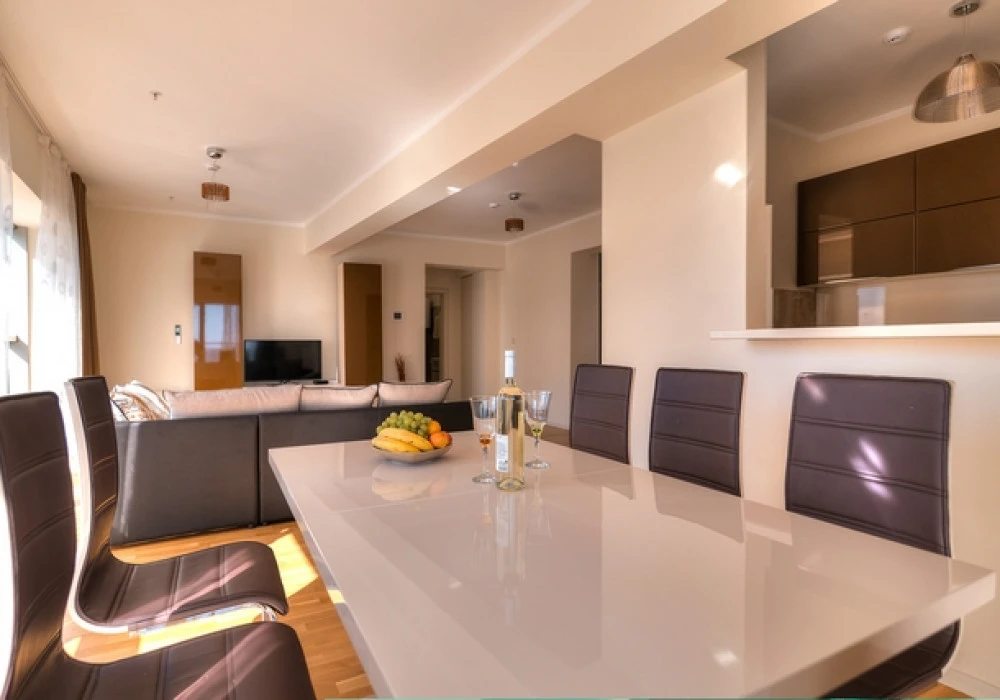 Apartments for sale 3 rooms, 125 m². Budva. 