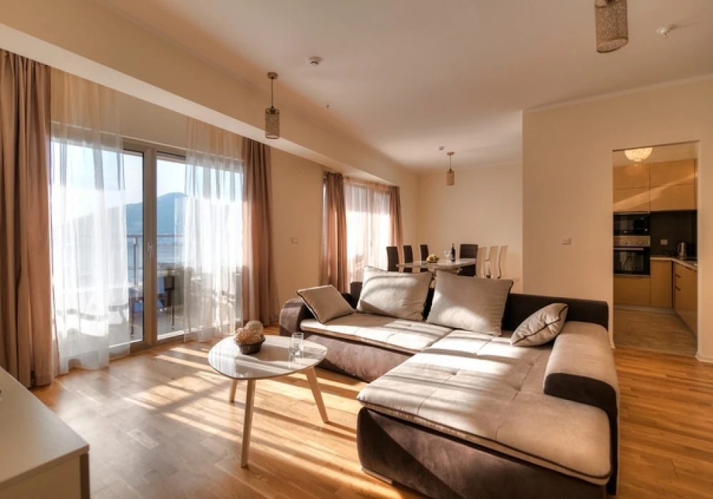 Apartments for sale 3 rooms, 125 m². Budva. 