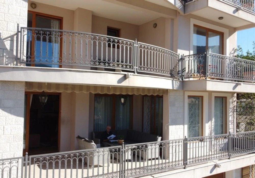 House for sale 6 rooms, 507 m². Dobrota. 