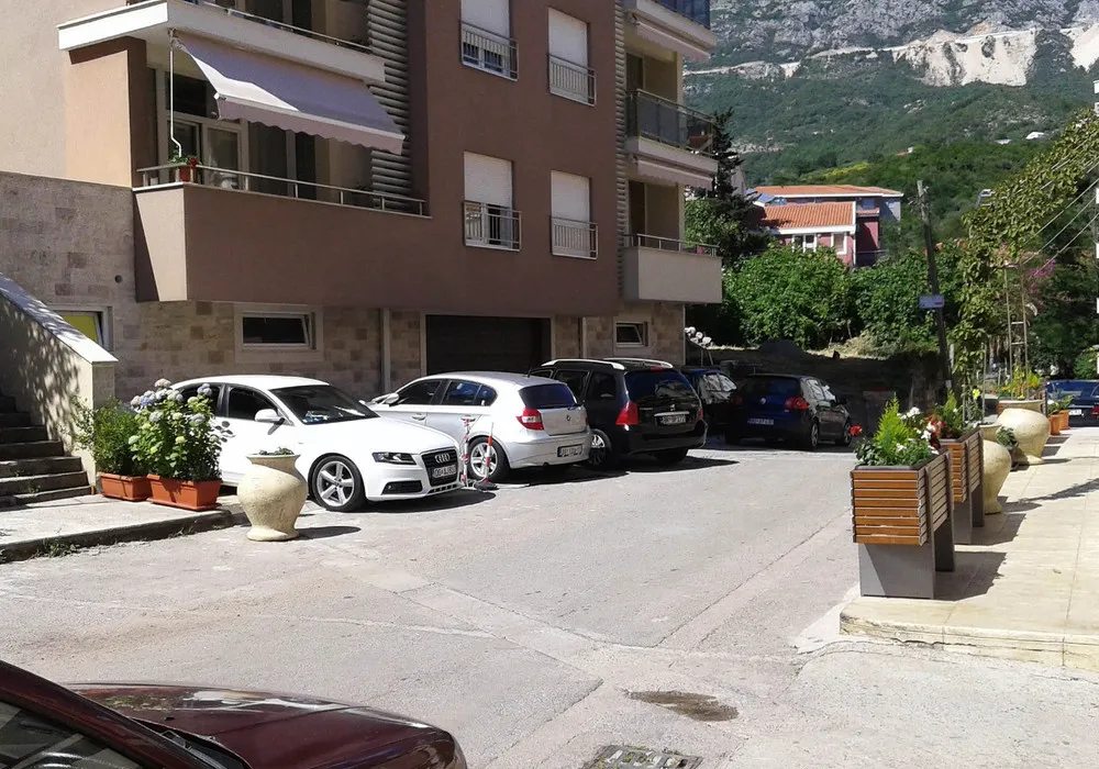 Apartments for sale 2 rooms, 88 m². Becici. 