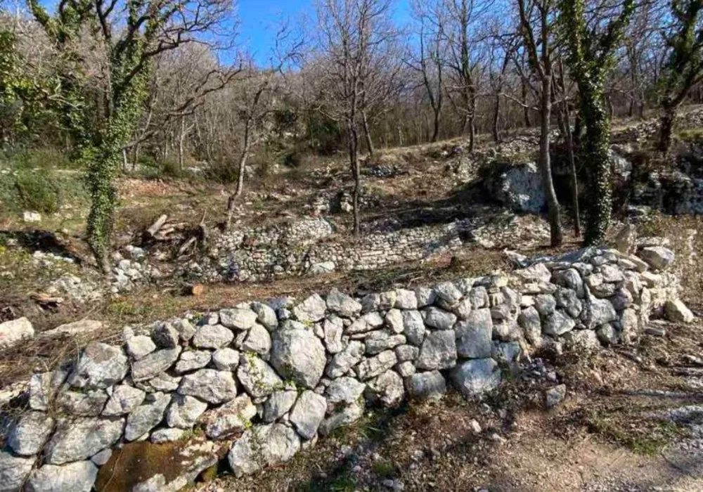 Land for sale for residential construction 1100 m². Rezevici. 