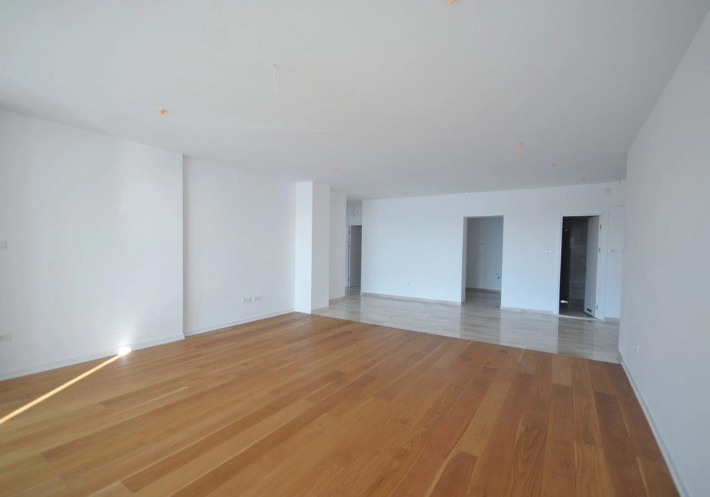 Stan na prodaju 3 собе, 183 m². Budva. 