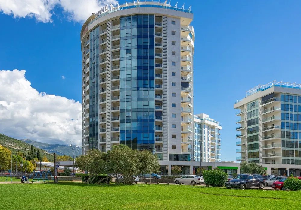 Stan na prodaju 3 собе, 183 m². Budva. 