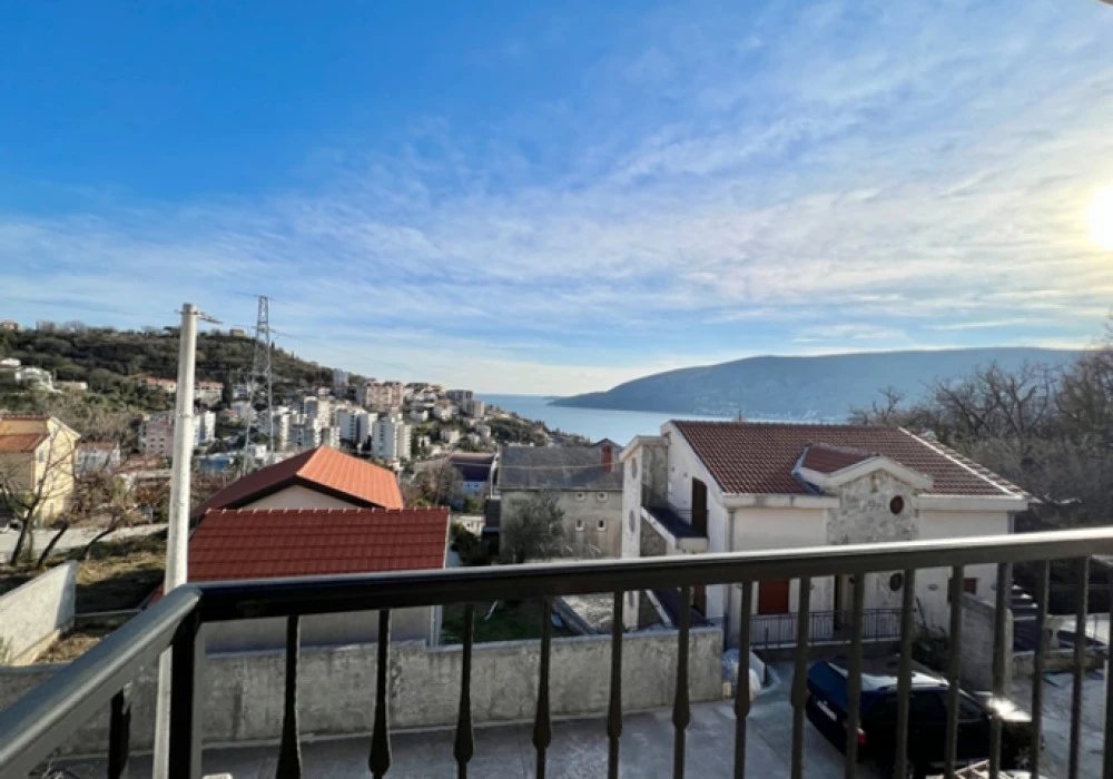 Stan na prodaju 2 собе, 80 m². Herceg Novi. 