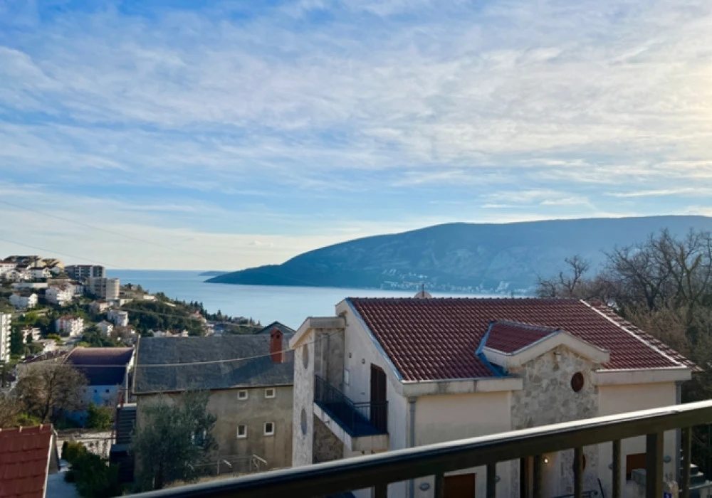 Stan na prodaju 2 собе, 80 m². Herceg Novi. 