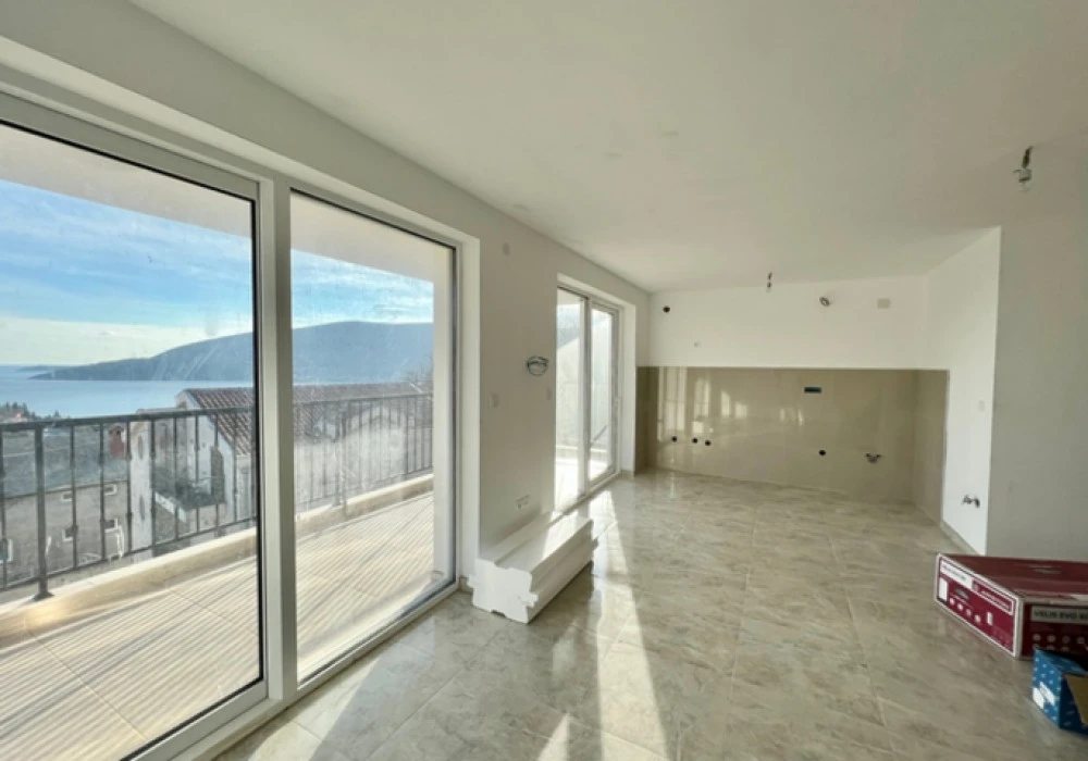 Stan na prodaju 2 собе, 80 m². Herceg Novi. 