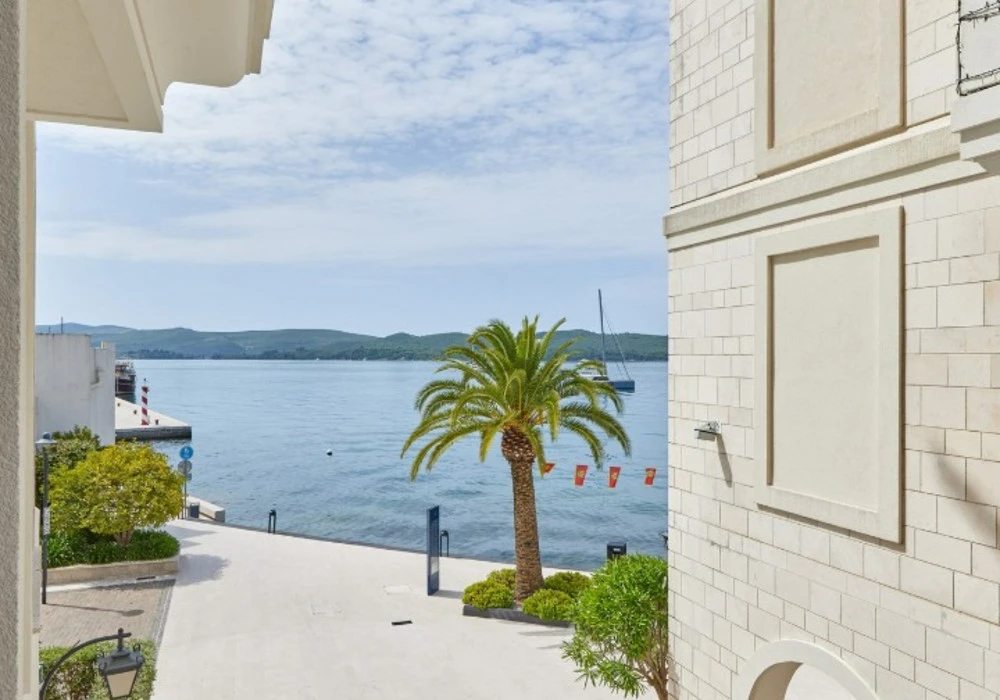 Apartments for sale 2 rooms, 109 m². Tivat. 