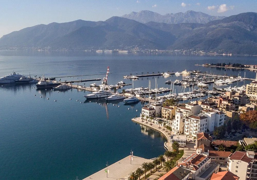 Stan na prodaju 2 собе, 109 m². Tivat. 