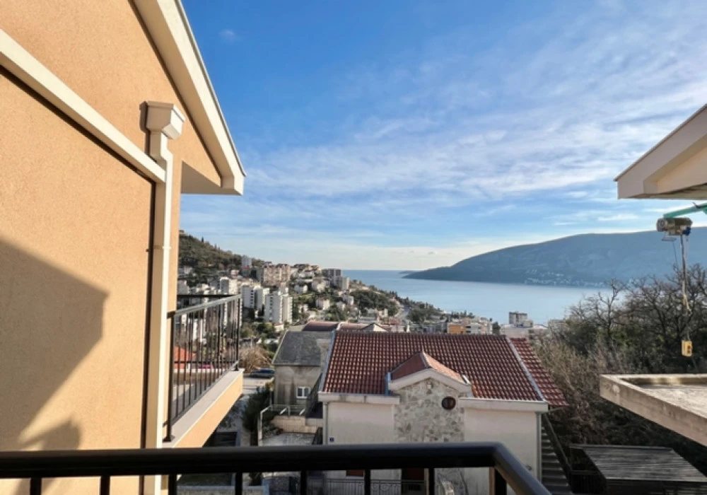 Apartments for sale 2 rooms, 80 m². Herceg Novi. 