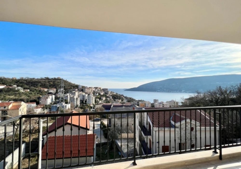 Apartments for sale 2 rooms, 80 m². Herceg Novi. 