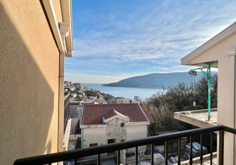 Apartments for sale 2 rooms, 80 m². Herceg Novi. 