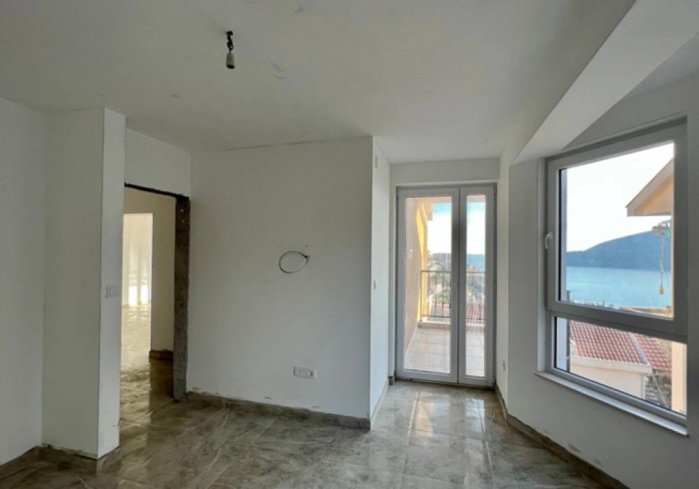 Stan na prodaju 2 собе, 80 m². Herceg Novi. 