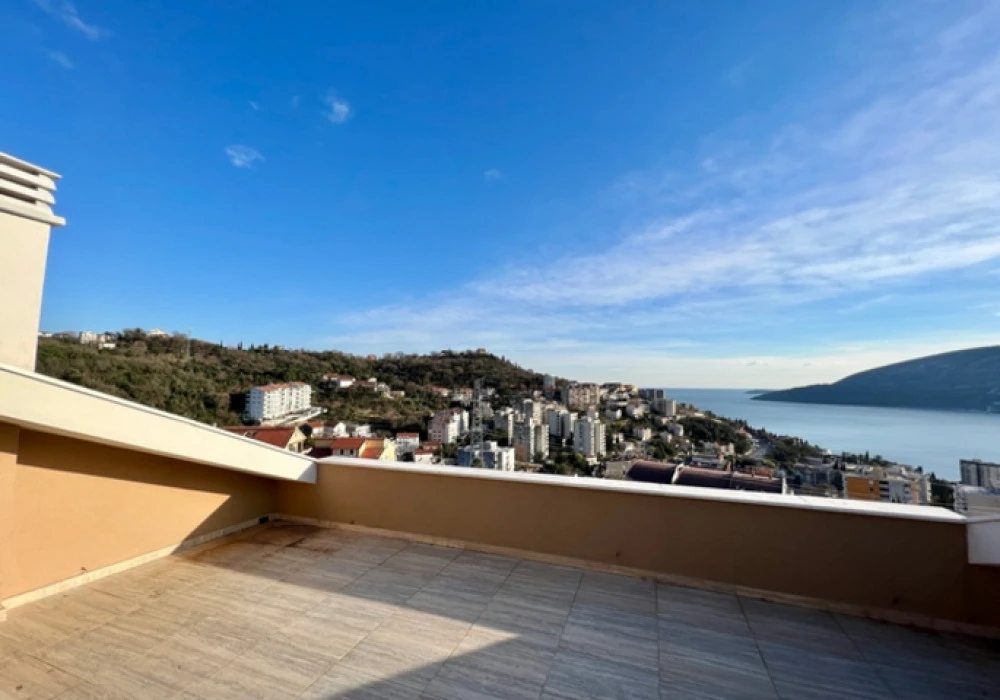 Apartments for sale 2 rooms, 80 m². Herceg Novi. 