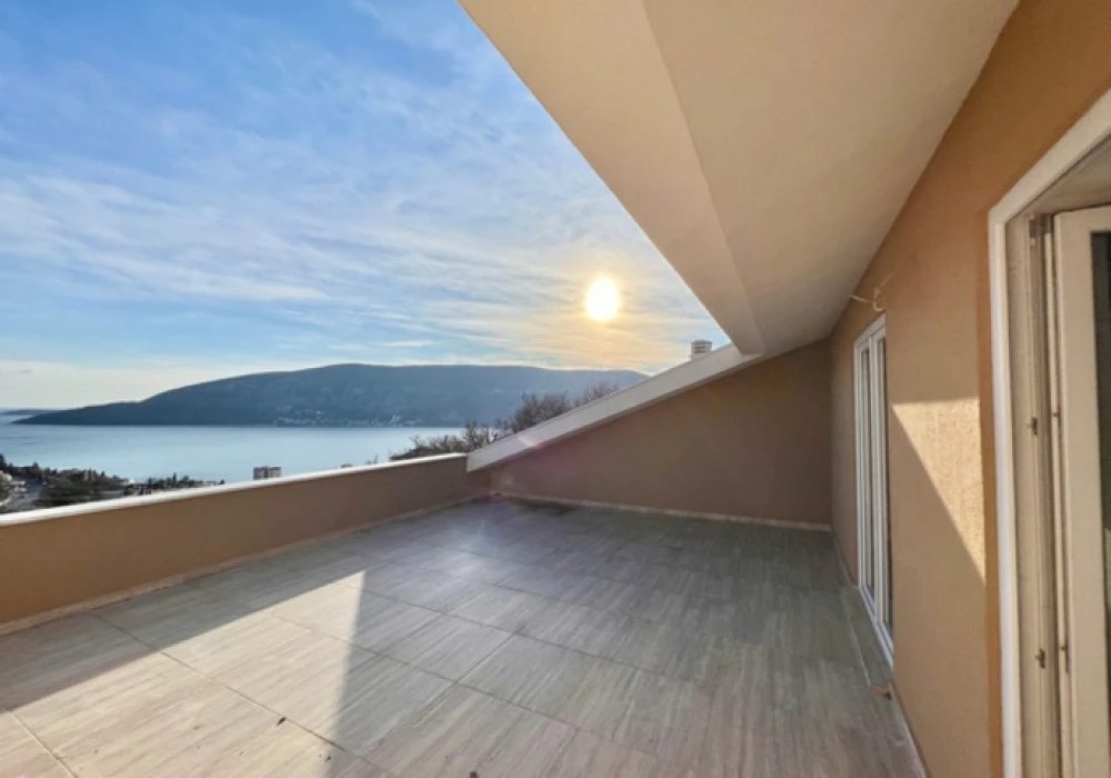 Stan na prodaju 2 собе, 80 m². Herceg Novi. 