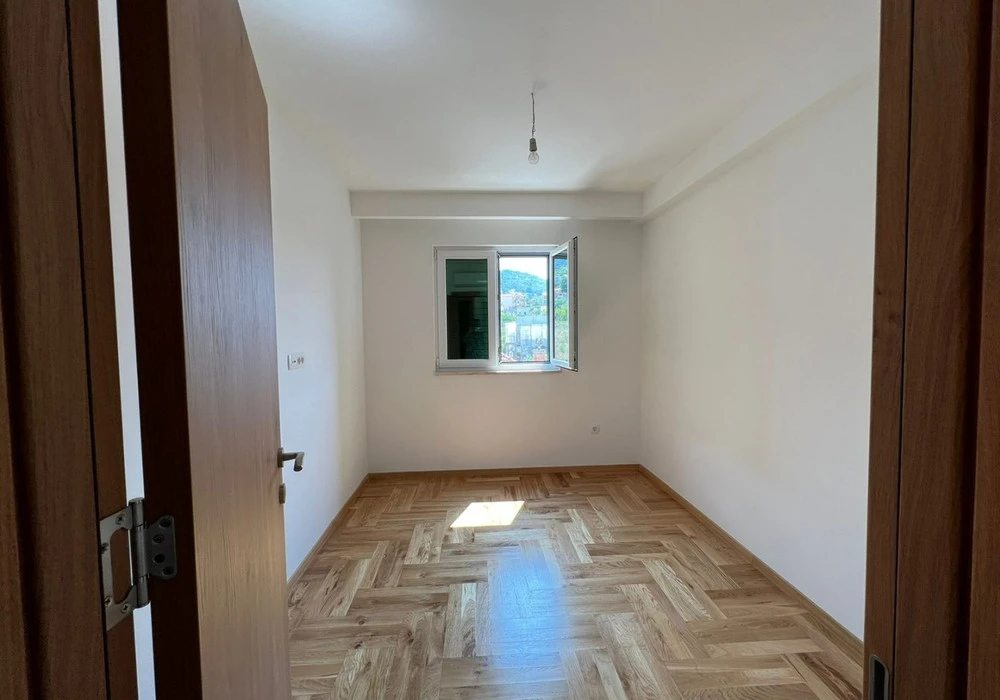 Stan na prodaju 2 собе, 74 m². Tivat. 