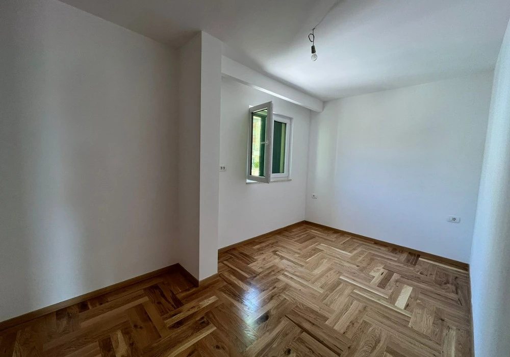 Stan na prodaju 2 собе, 74 m². Tivat. 