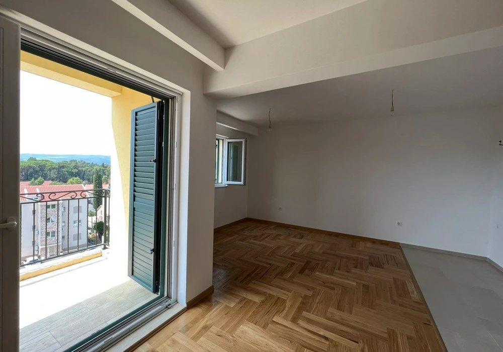 Stan na prodaju 2 собе, 74 m². Tivat. 