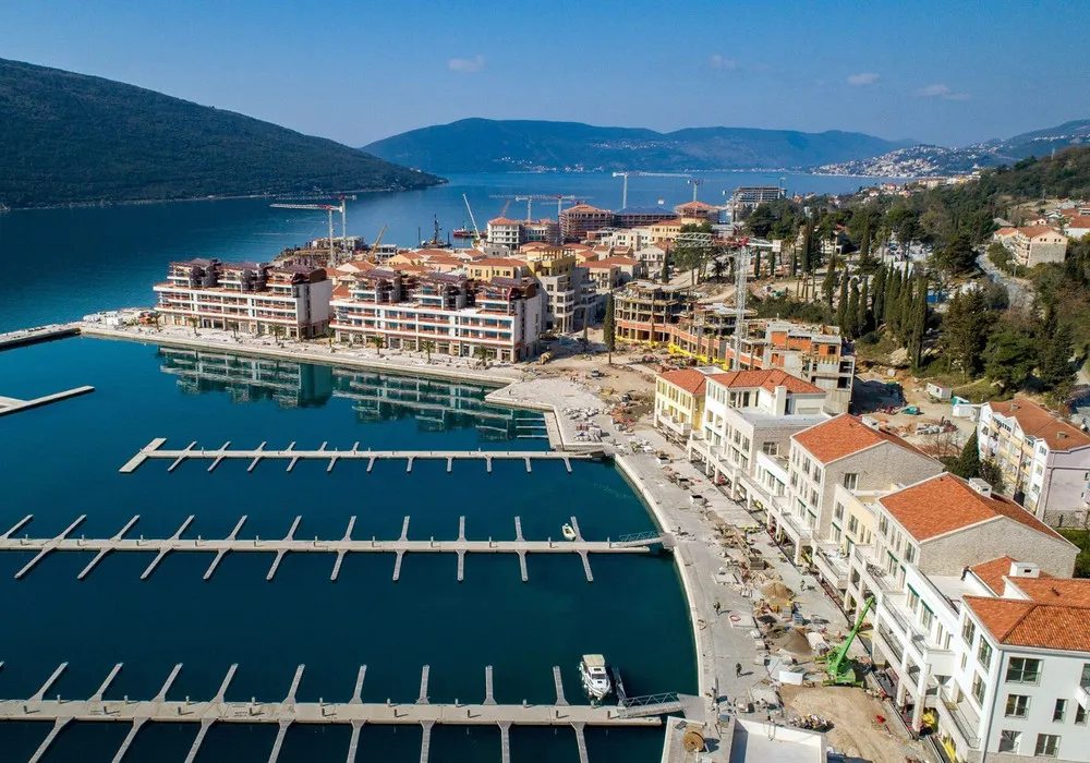 Apartments for sale 2 rooms, 74 m². Tivat. 