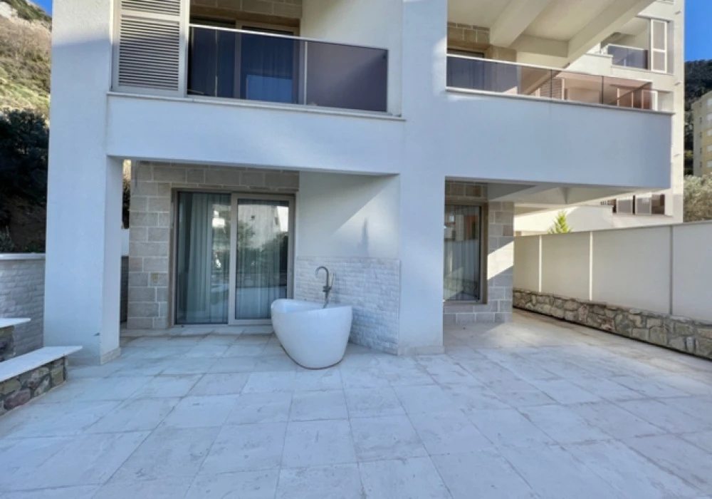 Apartments for sale 135 m². Rafailovici. 