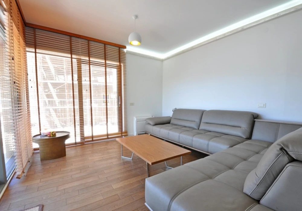 Apartments for sale 4 rooms, 224 m². Dobrota. 